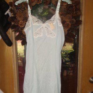 Vintage American Maid full slip light blue lace nylon size 36 NWT